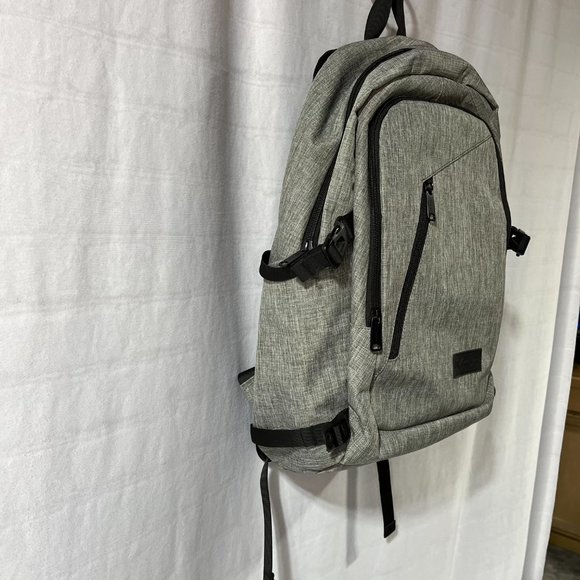 Mancro Gray Laptop Backpack Bag With USB Charging Port For Travel / Business - Picture 2 of 11